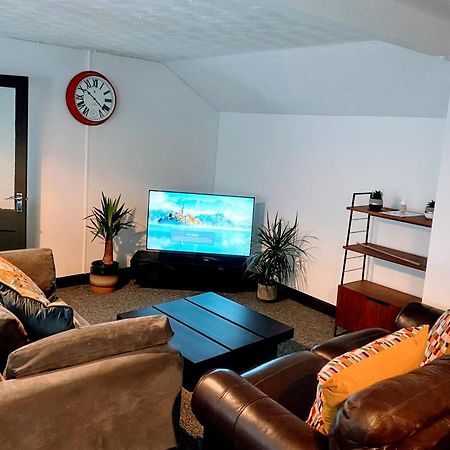 Gorgeous Town Center 3 Bedroom Self Contained Apartment For 1-5 People Харрогейт Экстерьер фото