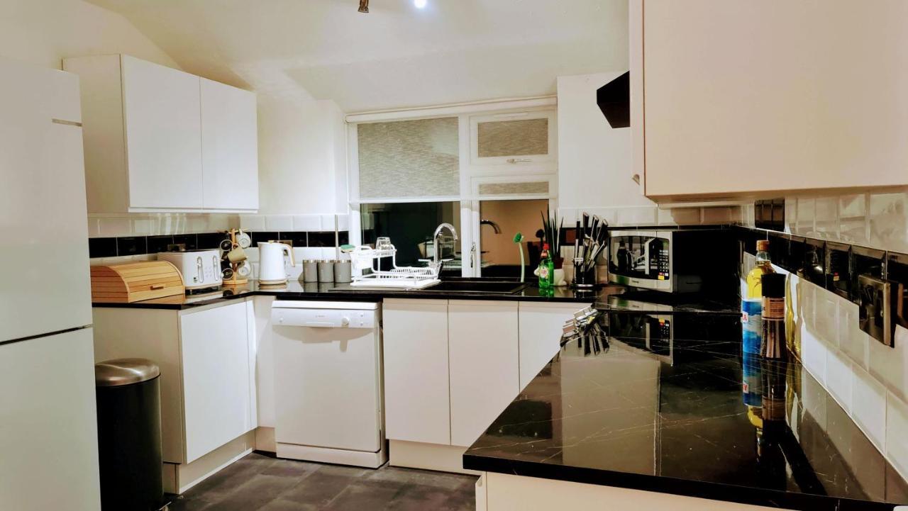 Gorgeous Town Center 3 Bedroom Self Contained Apartment For 1-5 People Харрогейт Экстерьер фото